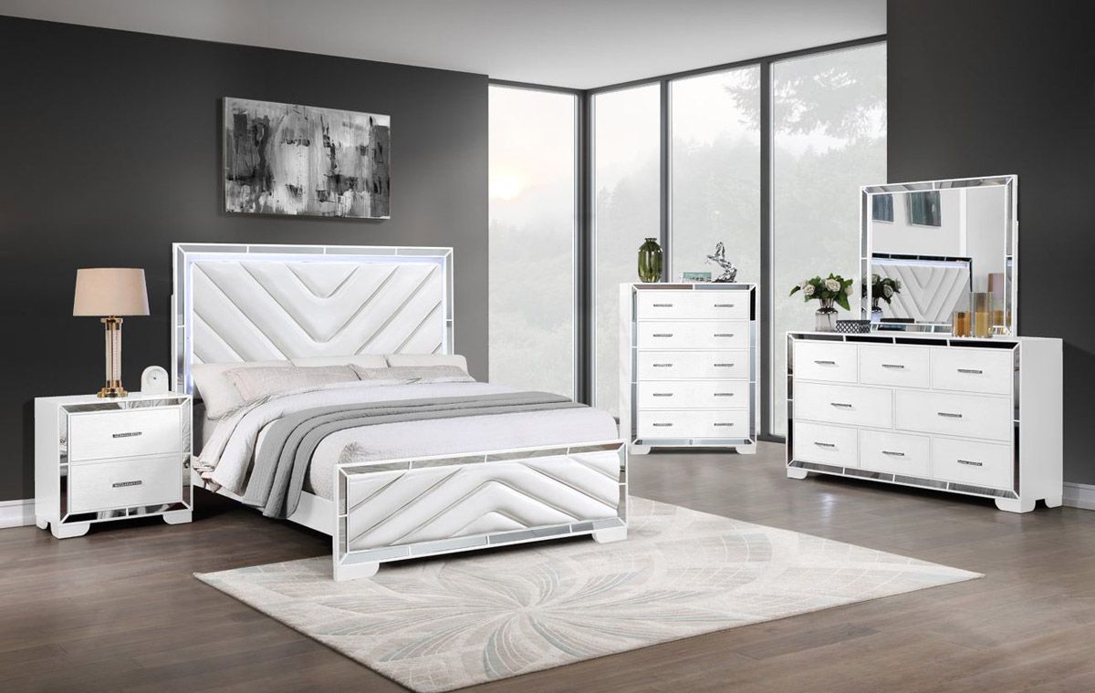 Alaia White Bed With Mirrored Trim