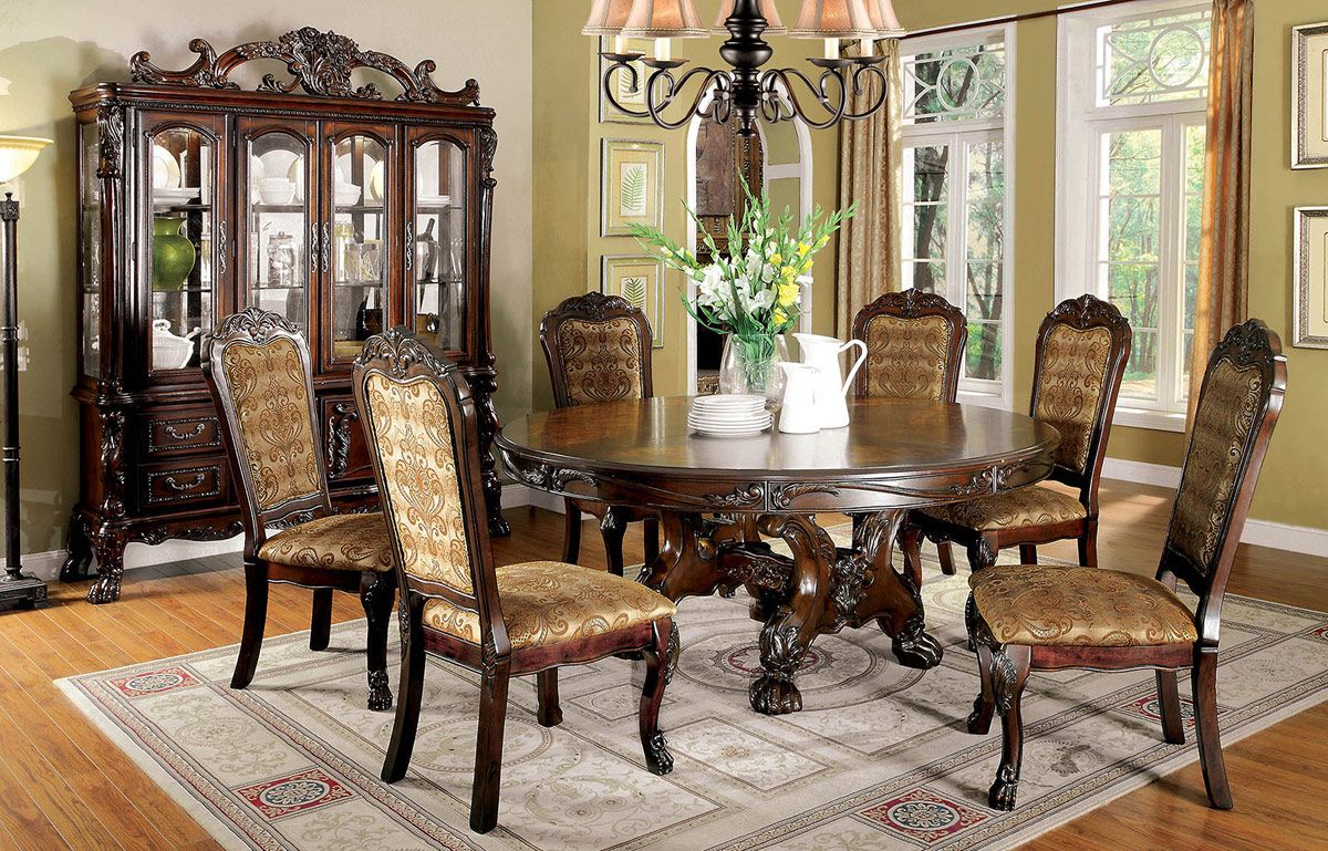 Armand Traditional Round Dining Table Set