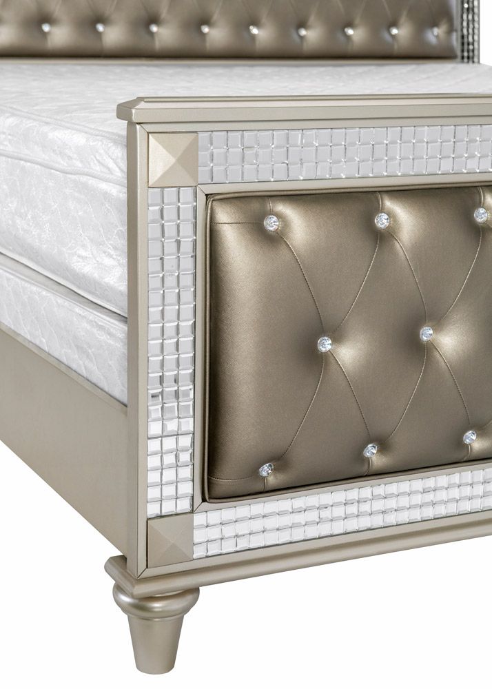 Dafne Footboard With Crystals