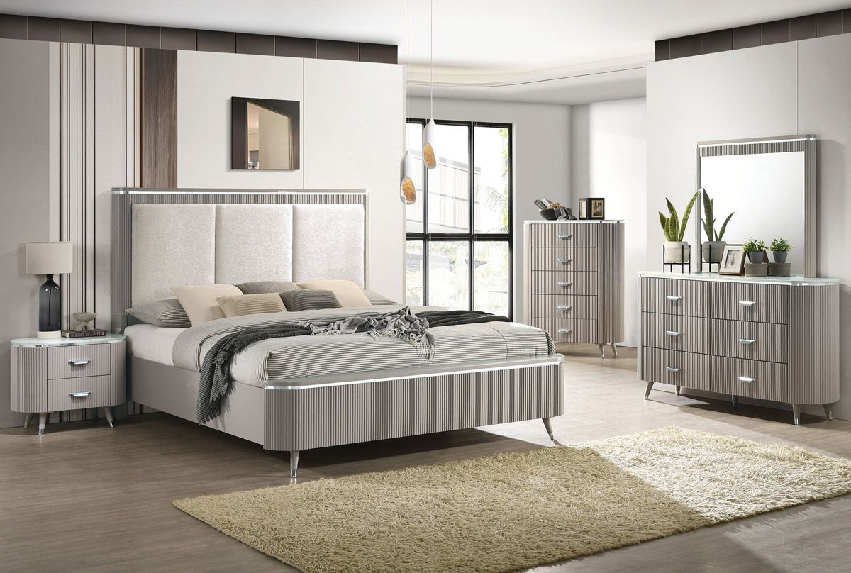 Giulia Modern Bedroom Set With Reeded Design