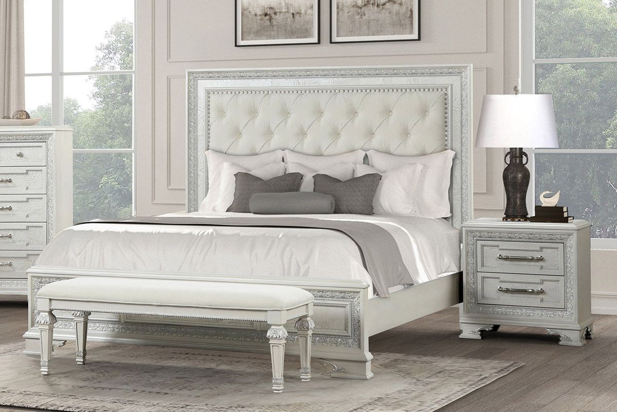 Maddison Traditional Style Tufted Bed