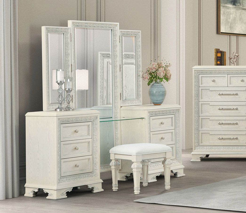 Maddison Traditional Style Vanity Set