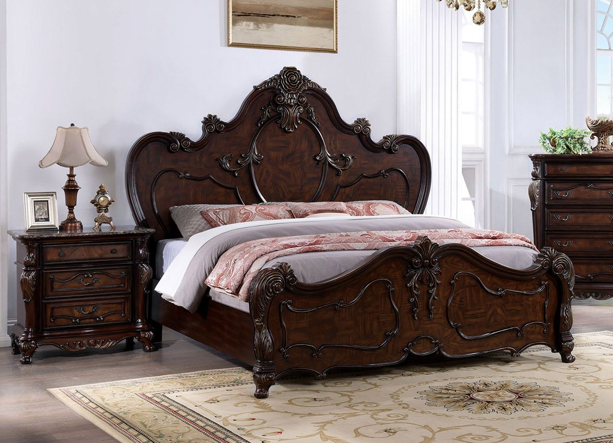 Palace Traditional Style Bed