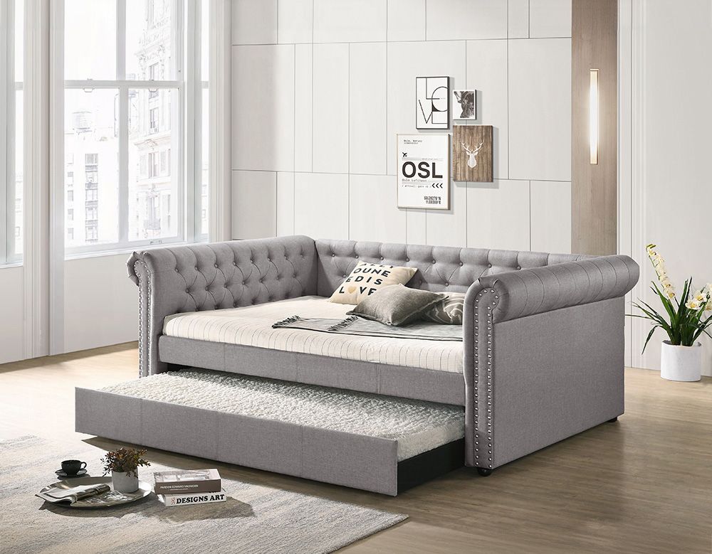 Robey Chesterfield Style Daybed With Trundle