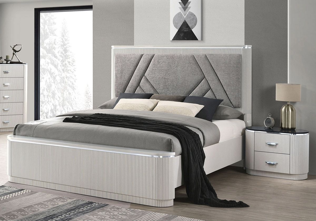 Rosaline Modern Bed With Reeded Accents