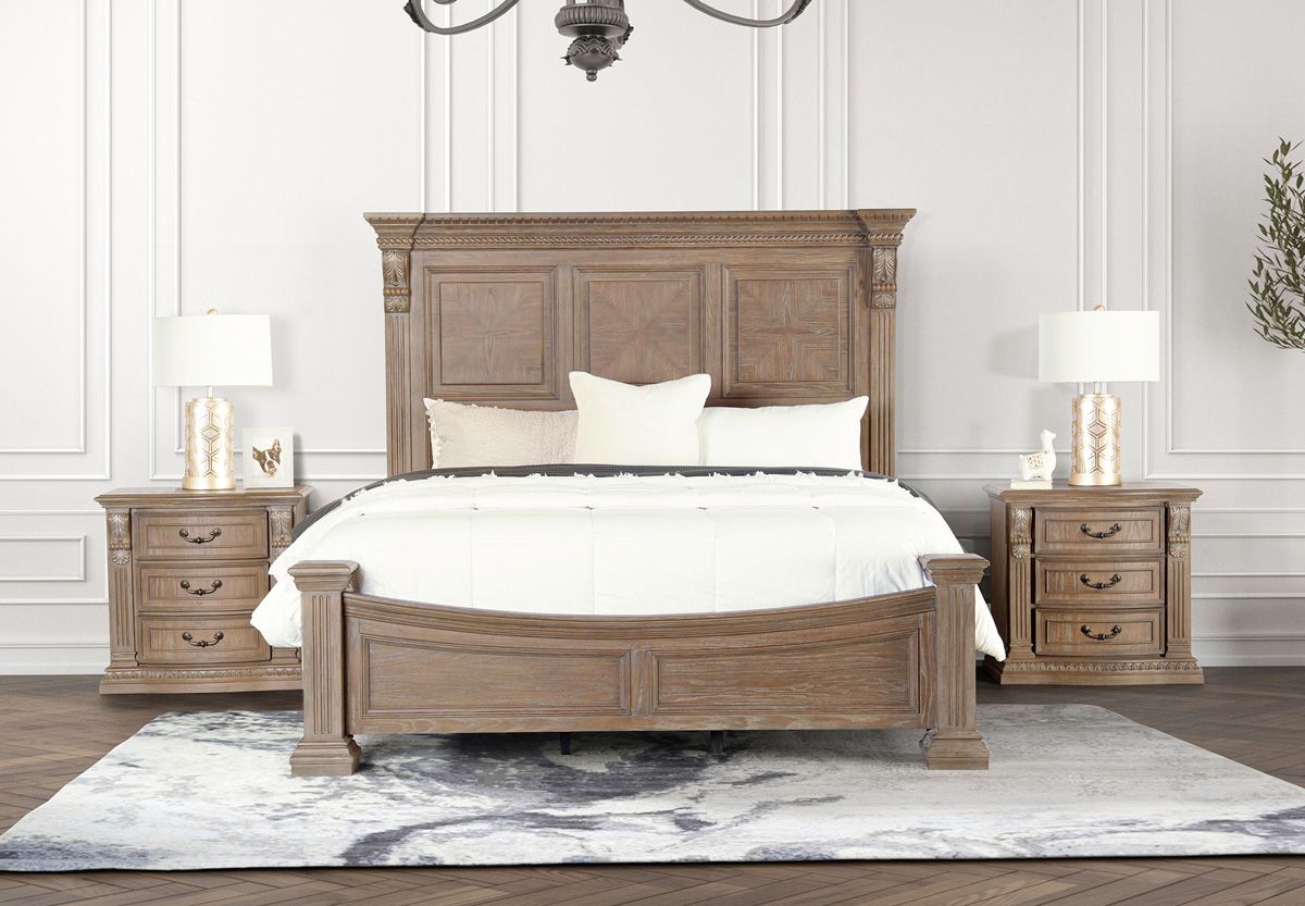 Savion Traditional Style Bed With Night Stands