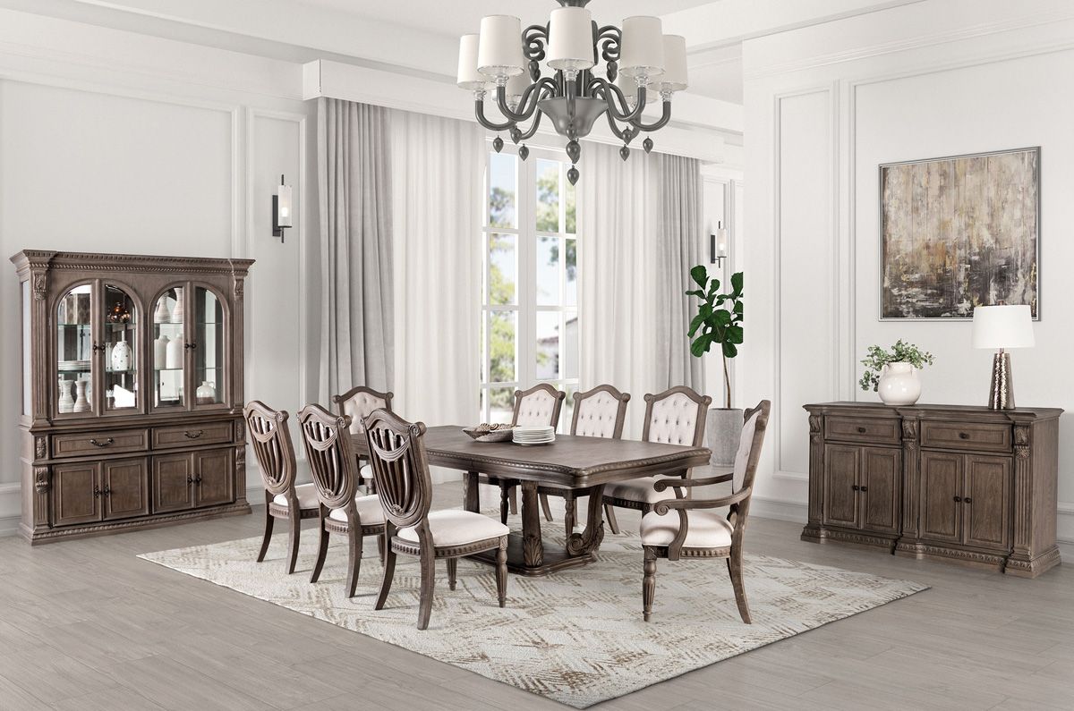 Savion Traditional Style Dining Table Set