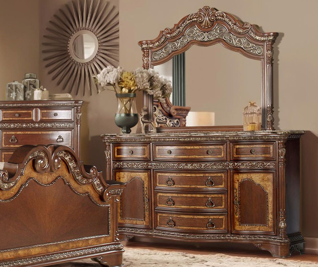 Sonama Traditional Style Dresser With Mirror